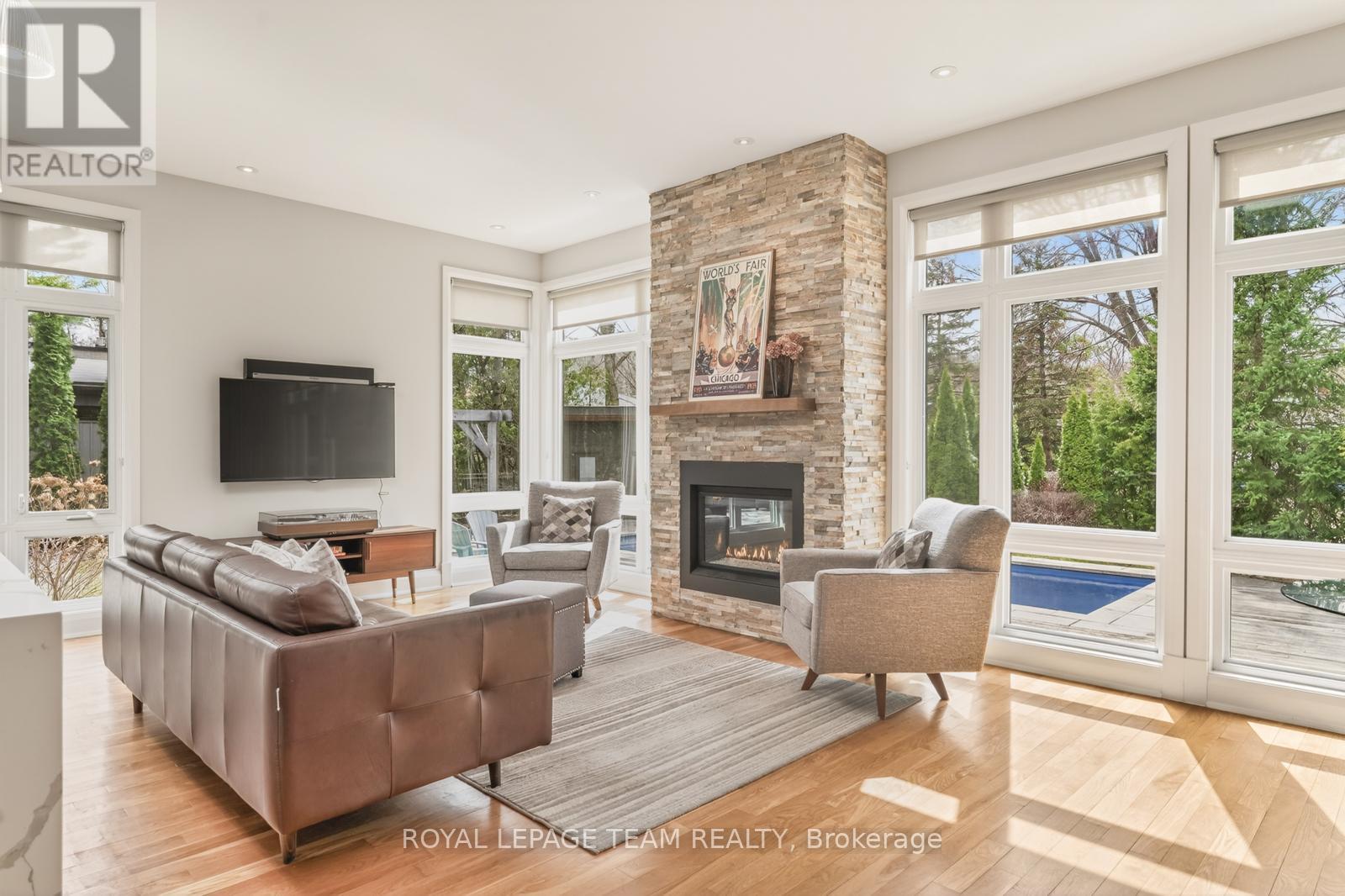 17 KAYMAR DRIVE - 17