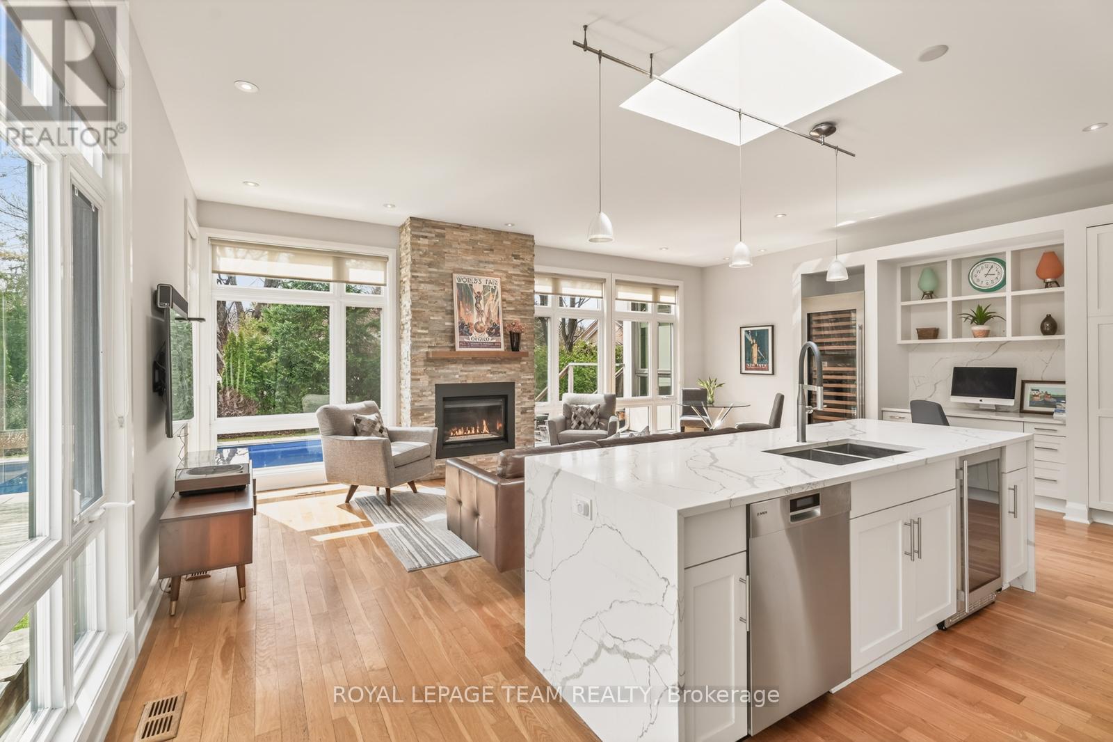 17 KAYMAR DRIVE - 20