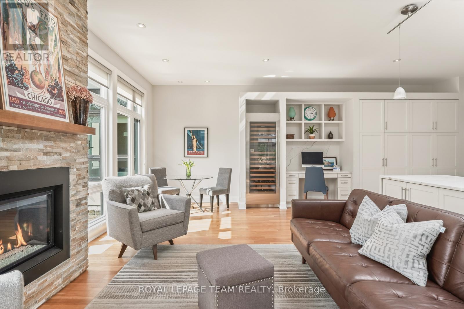 17 KAYMAR DRIVE - 22