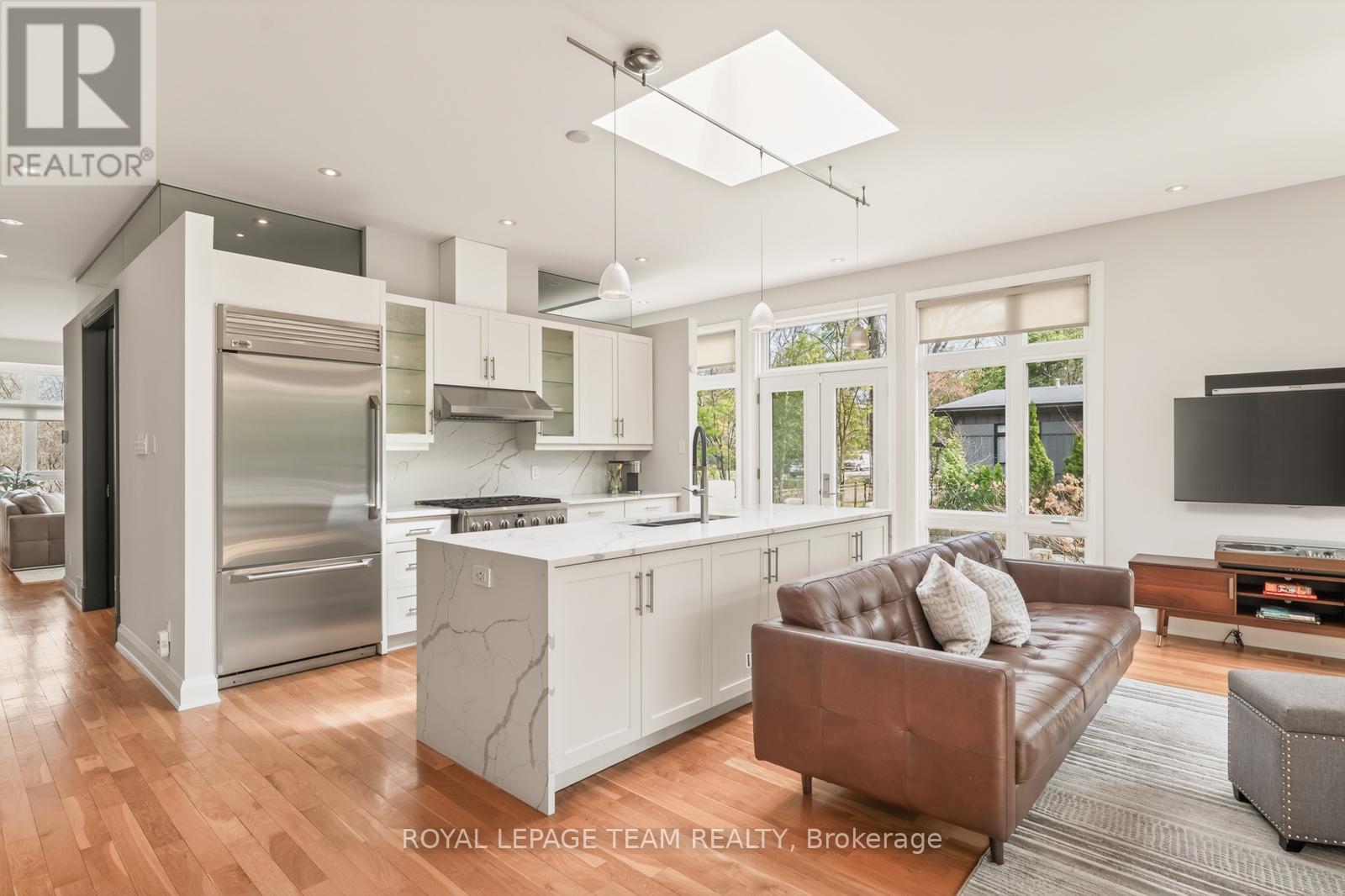 17 KAYMAR DRIVE - 23