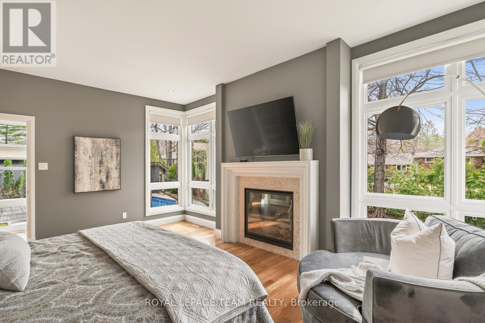 17 KAYMAR DRIVE - 28