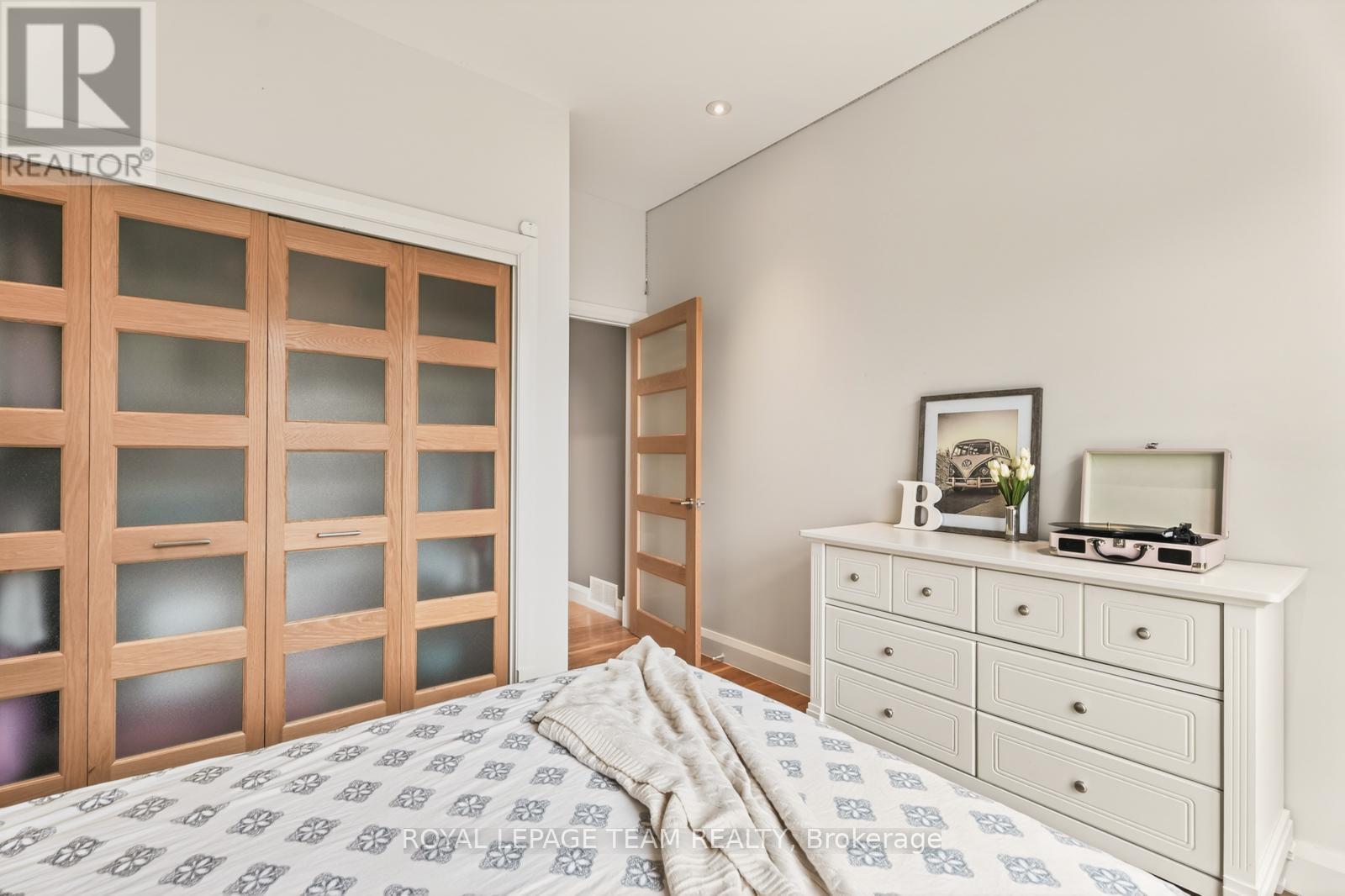 17 KAYMAR DRIVE - 35