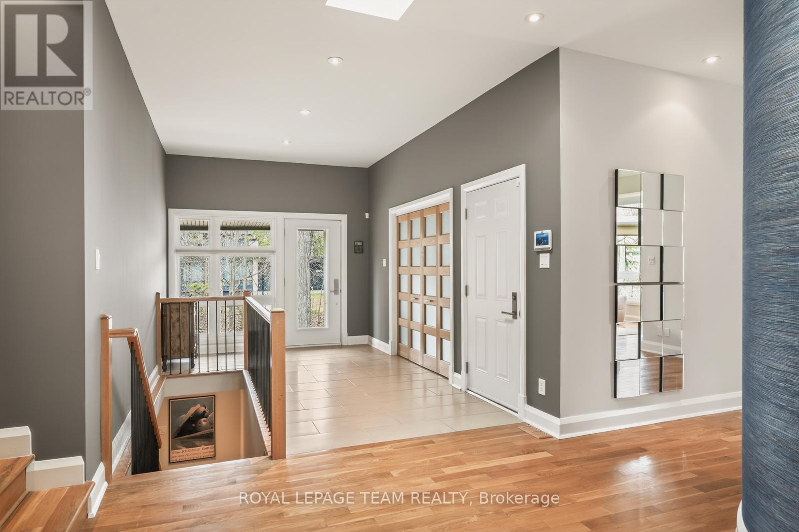 17 KAYMAR DRIVE - 36