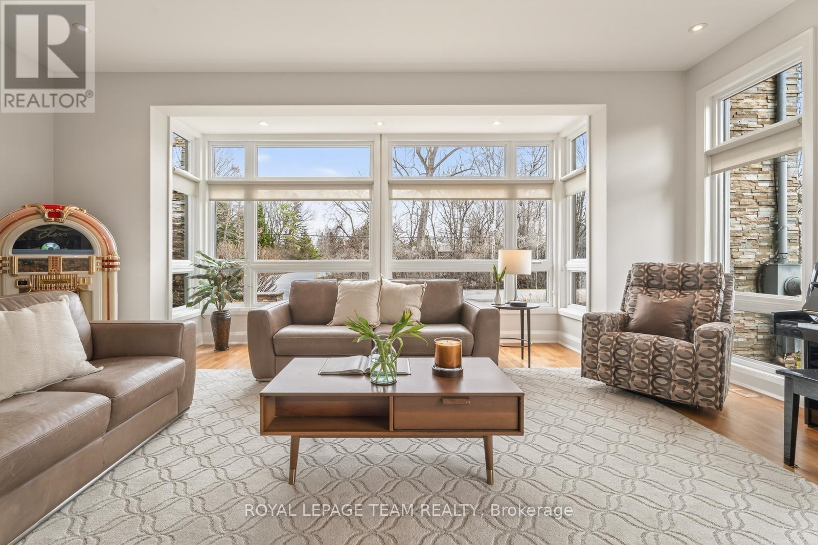 17 KAYMAR DRIVE - 5