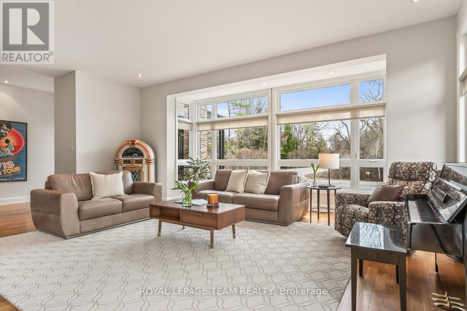 17 KAYMAR DRIVE - 6