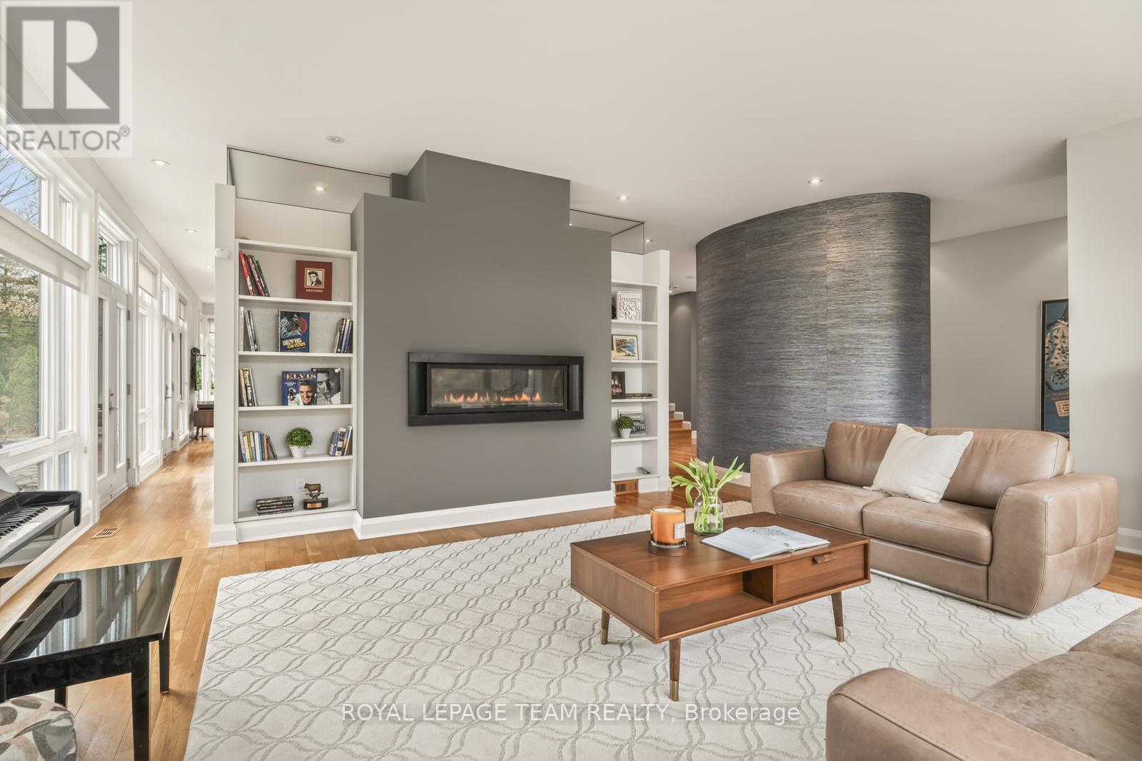 17 KAYMAR DRIVE - 7