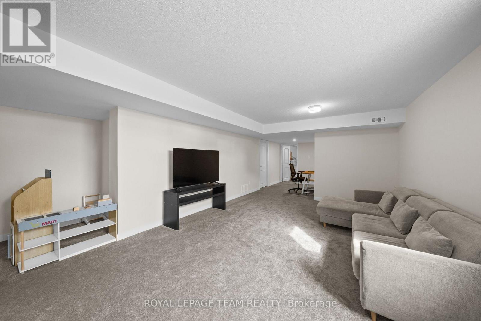 722 PARNIAN PRIVATE — photo 26
