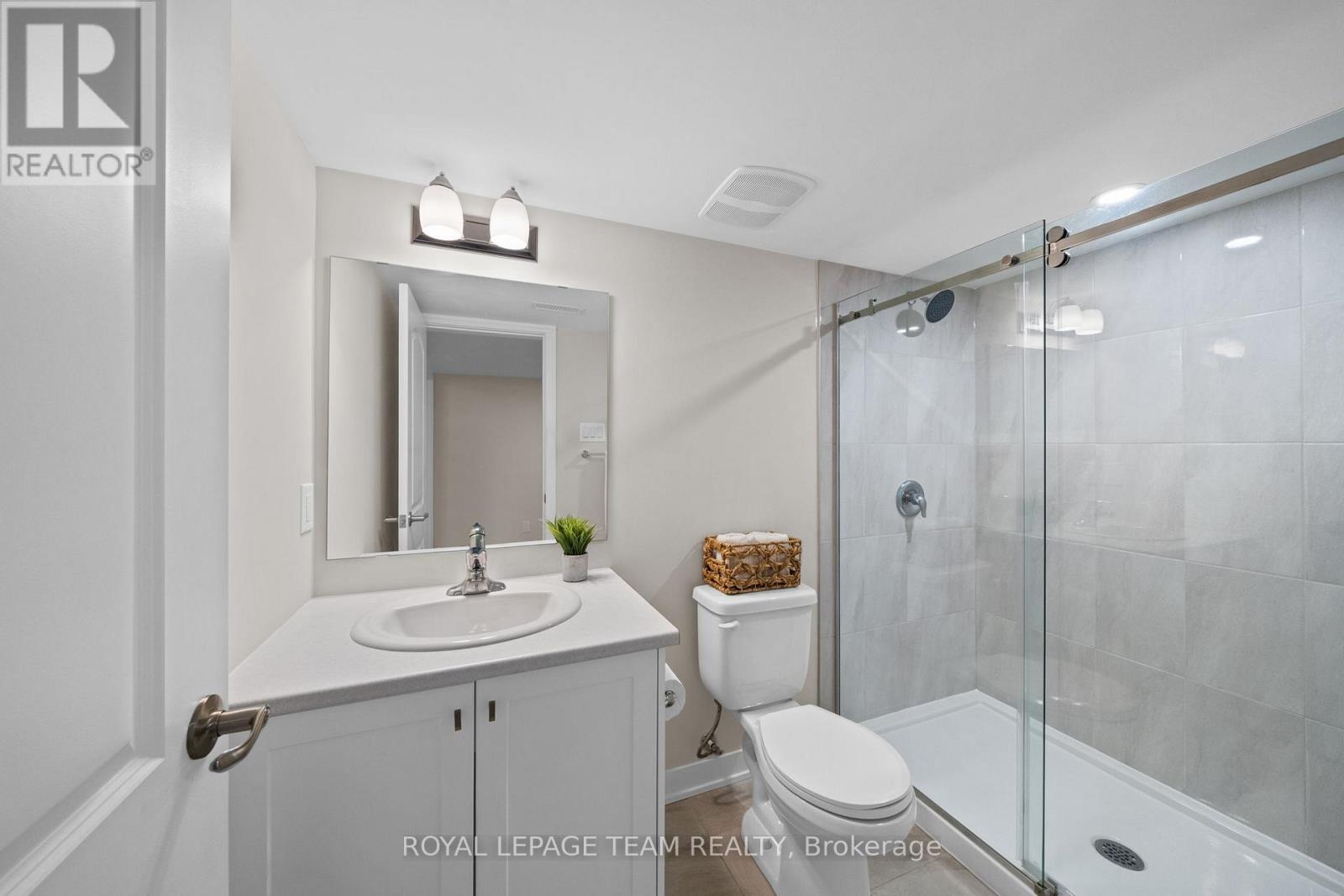 722 PARNIAN PRIVATE — photo 30