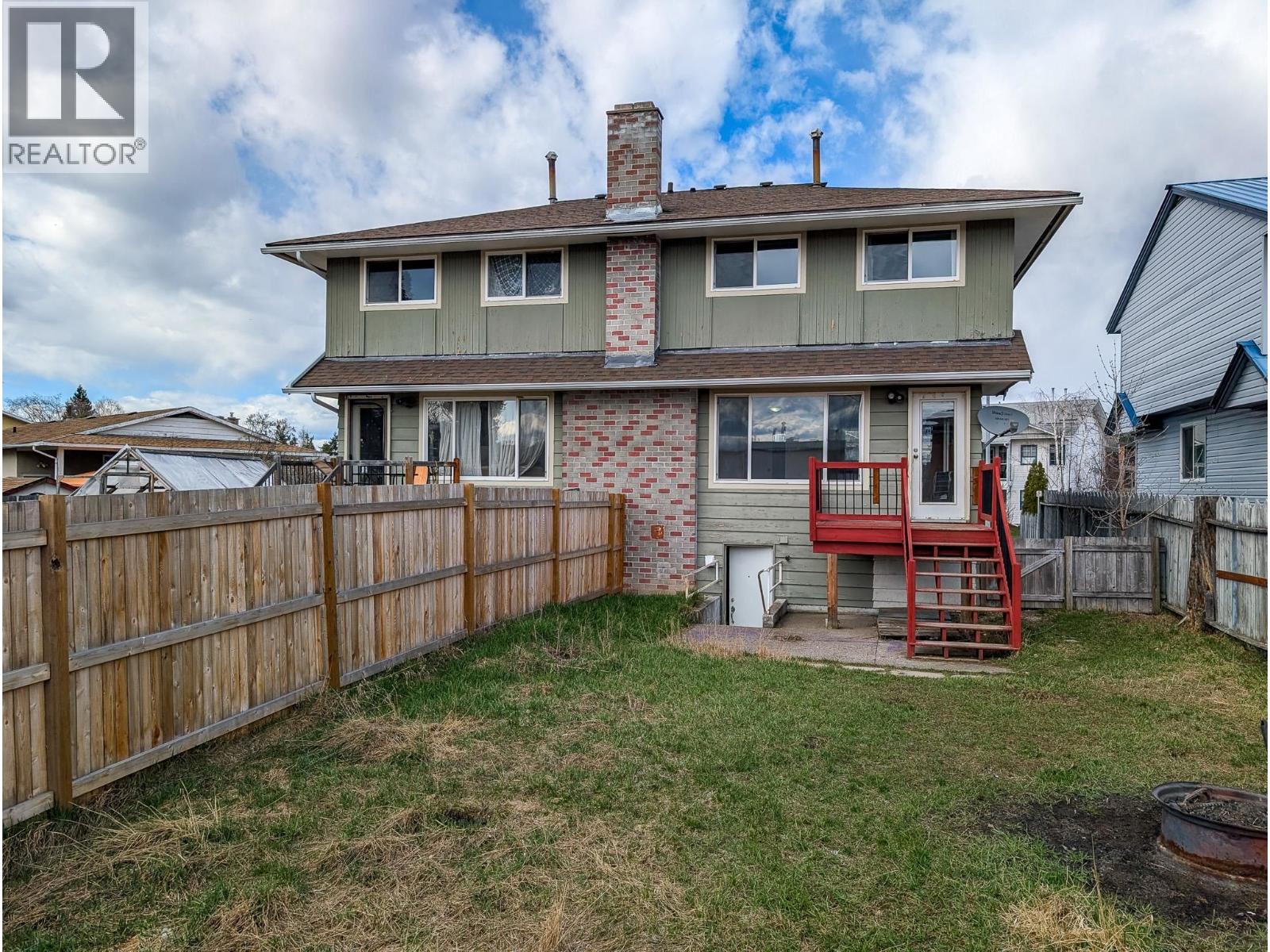 Photo 10 of 32 — 117 119 MCDERMID DRIVE · Prince George, BC