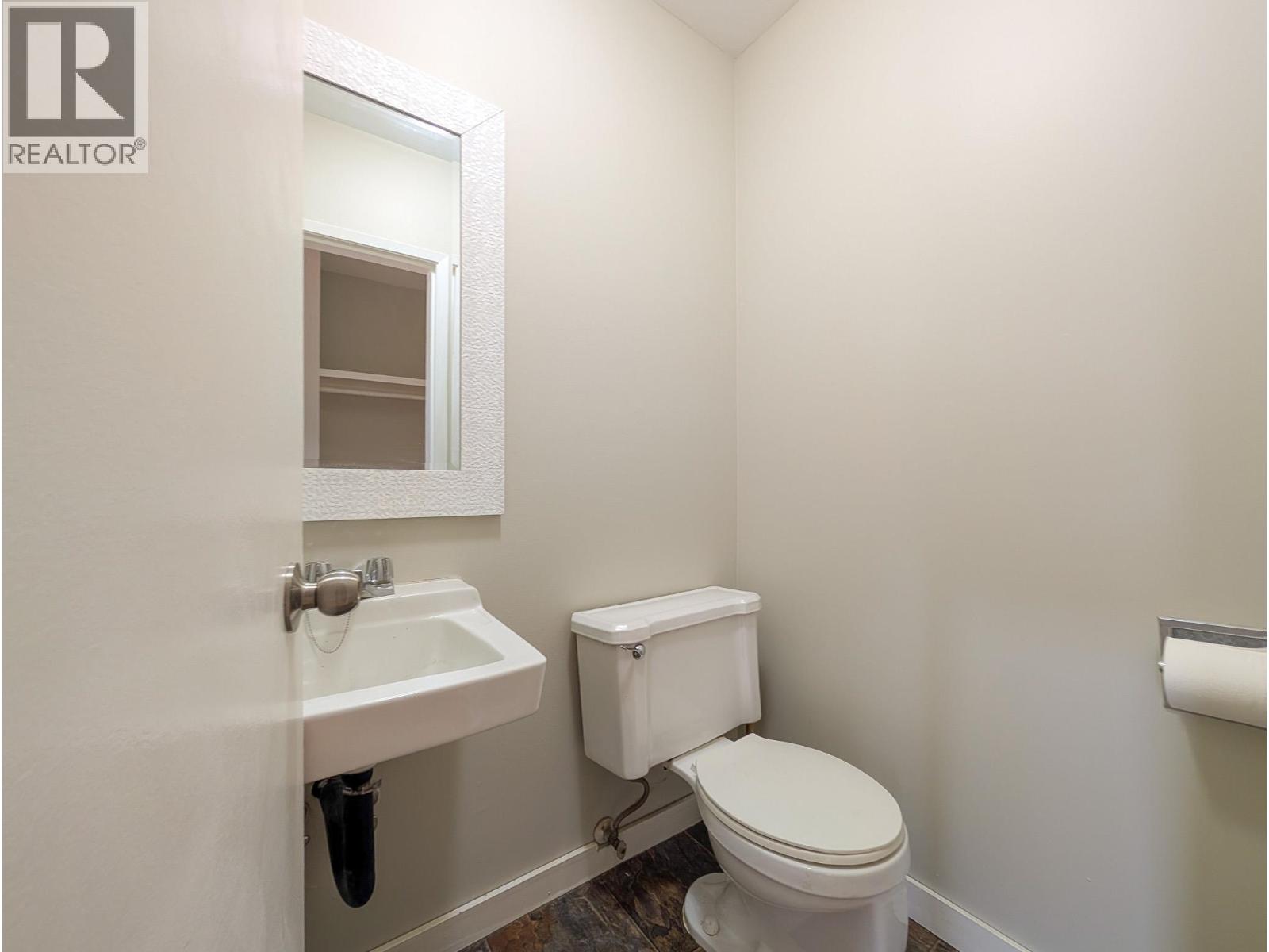 #117 119 MCDERMID DRIVE - 17