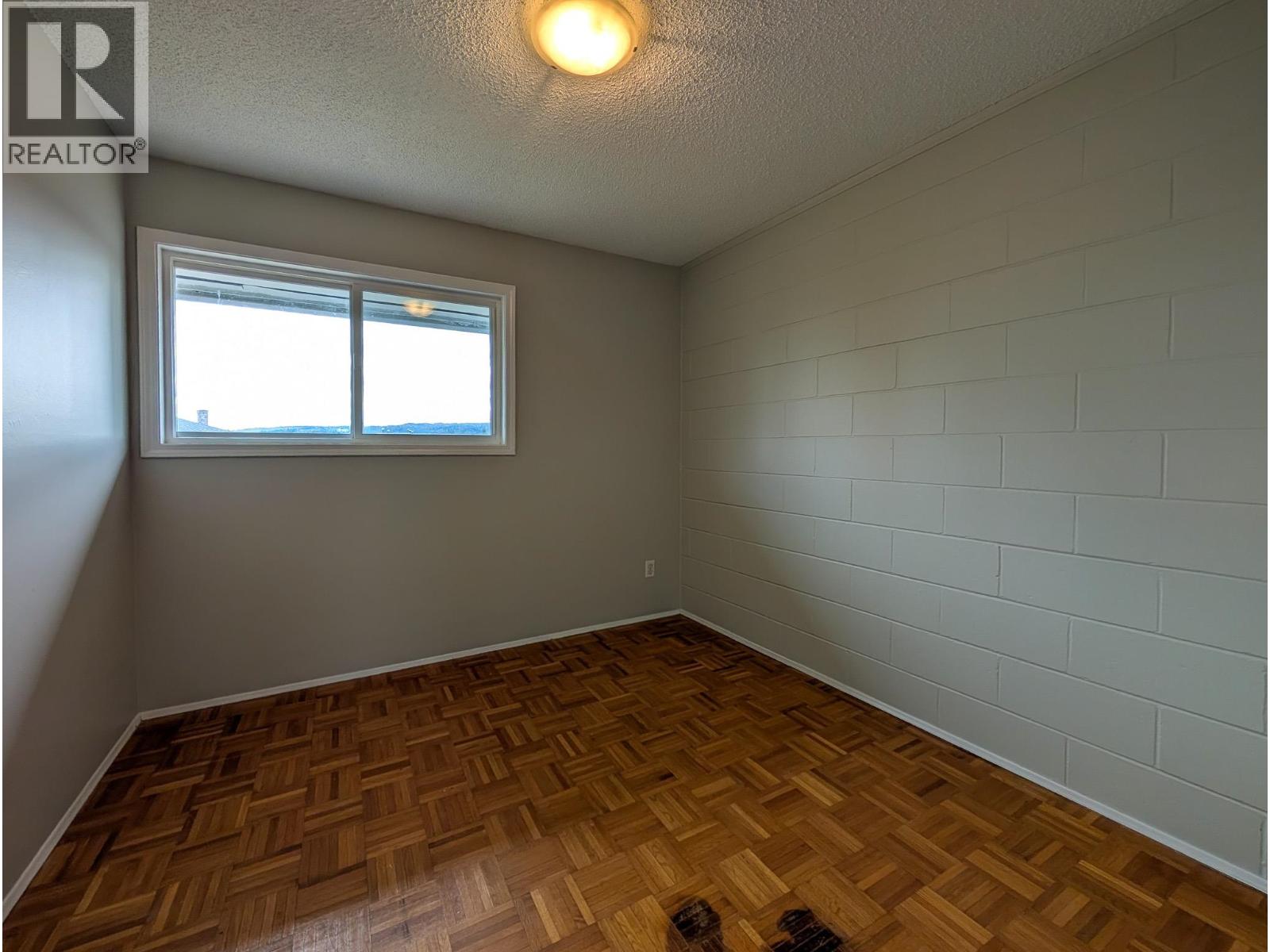 #117 119 MCDERMID DRIVE - 22