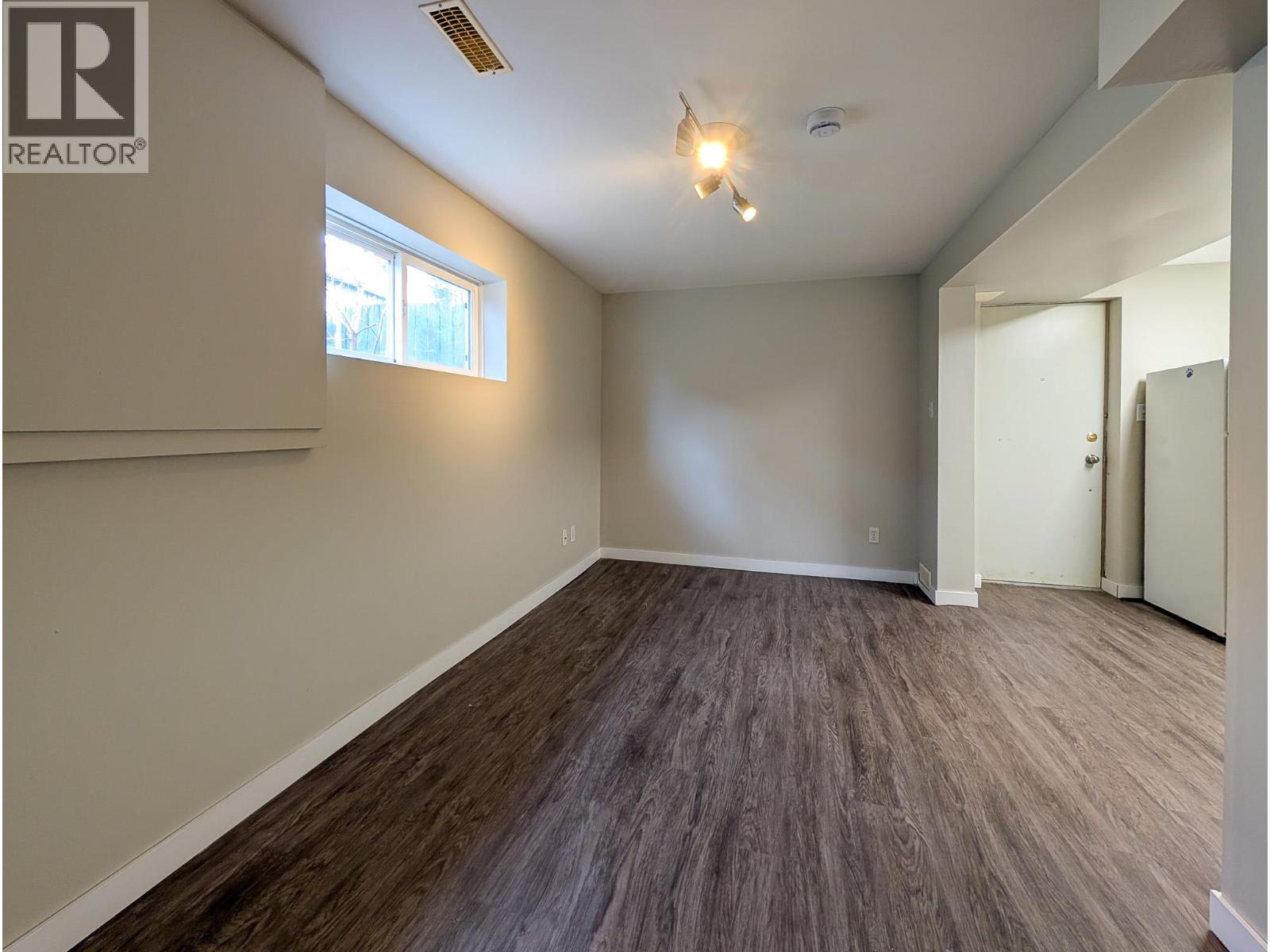 #117 119 MCDERMID DRIVE - 27