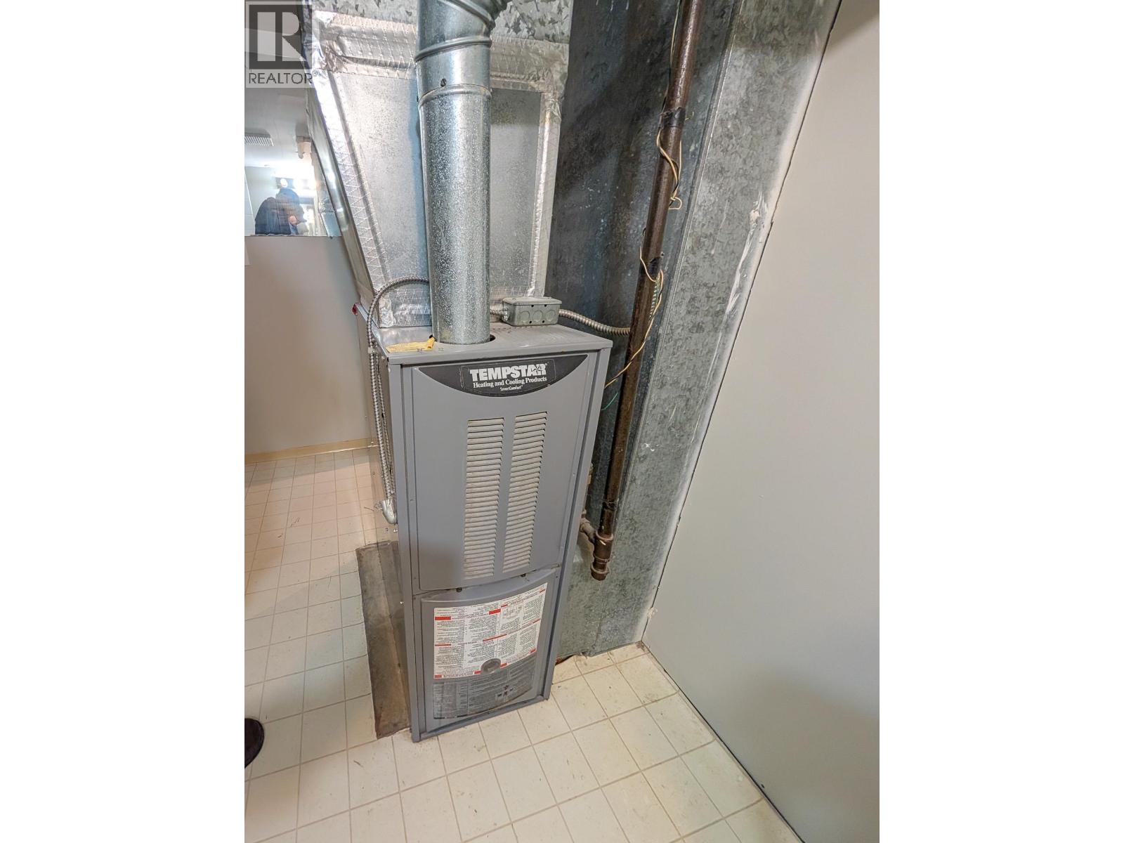 #117 119 MCDERMID DRIVE - 30