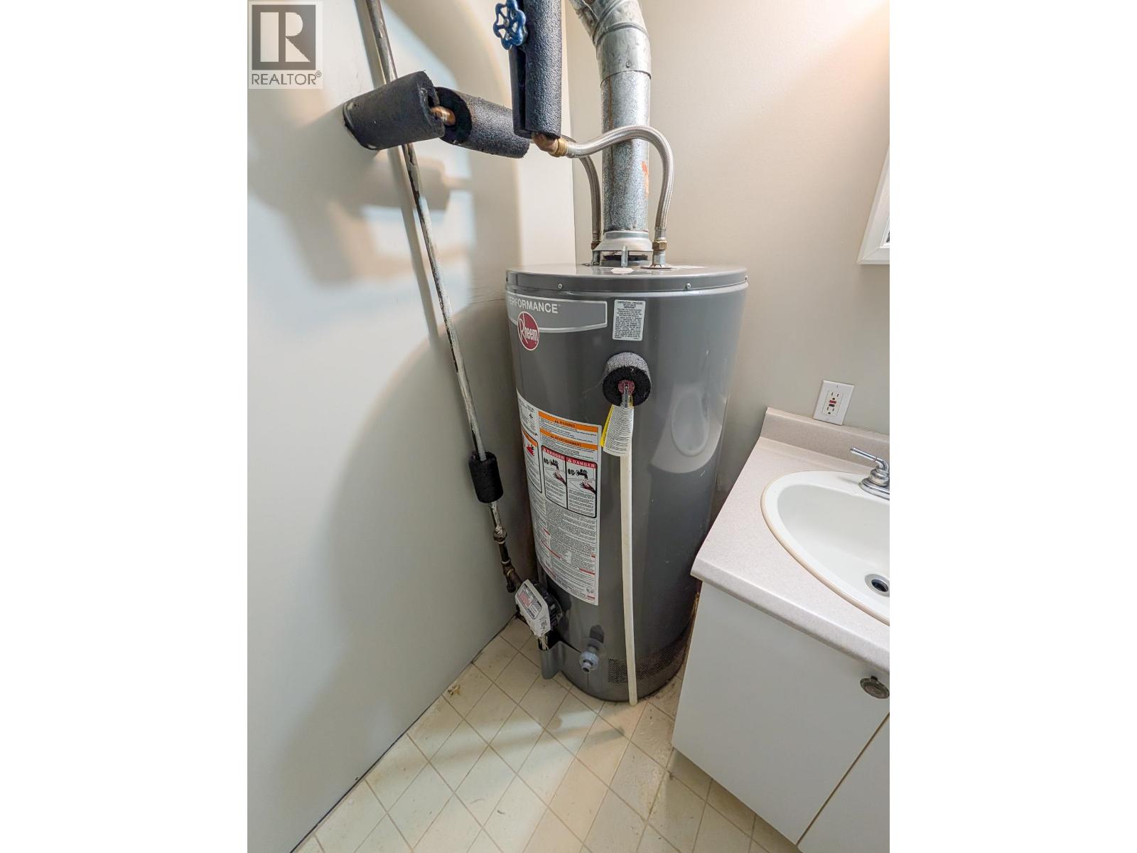 #117 119 MCDERMID DRIVE - 31