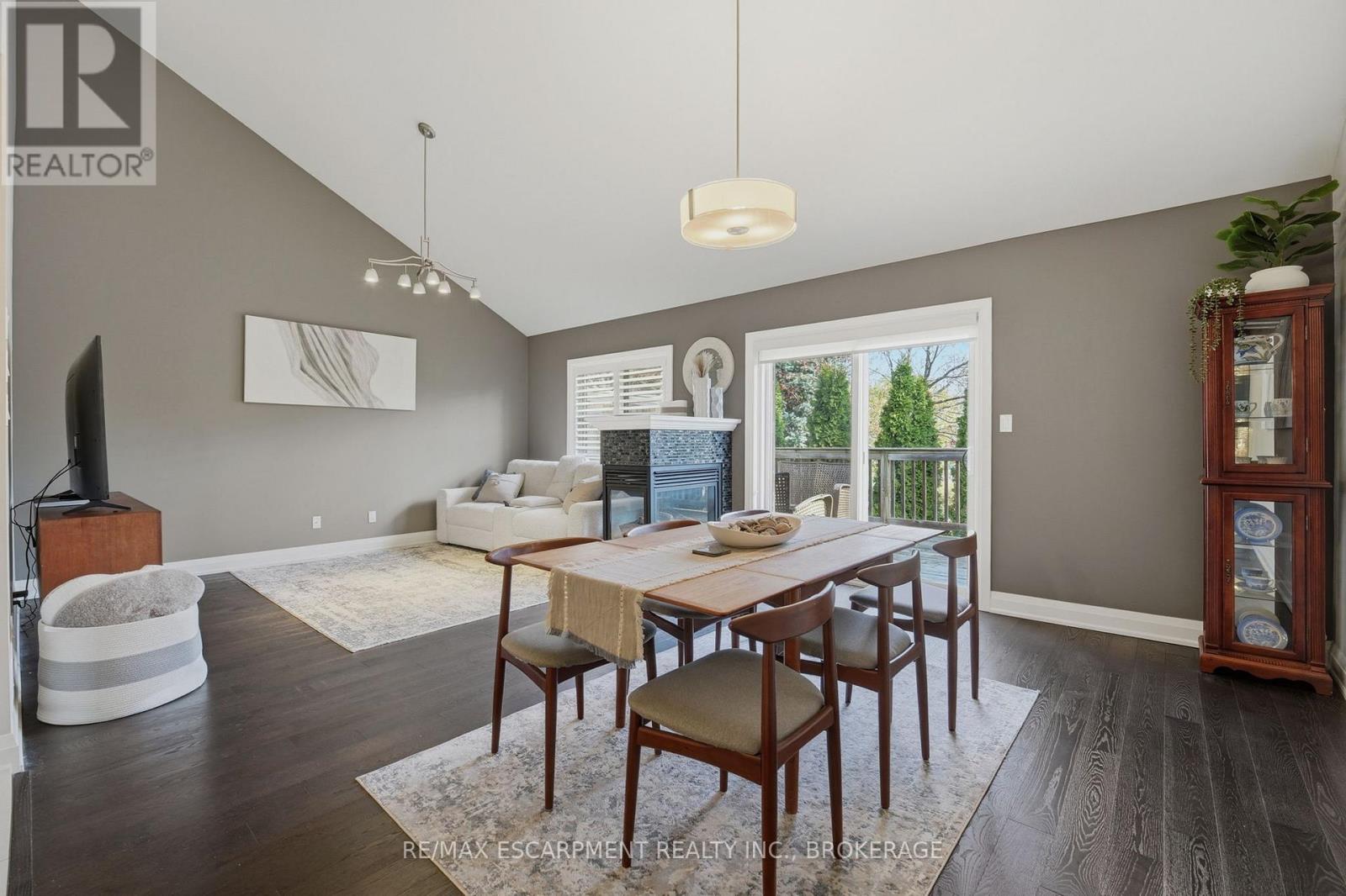 #26 7 GIBSON PLACE - 11
