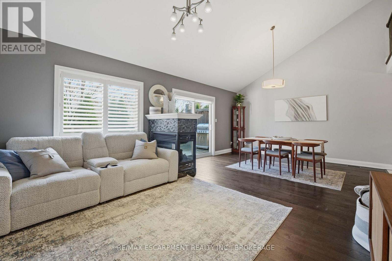 #26 7 GIBSON PLACE - 12
