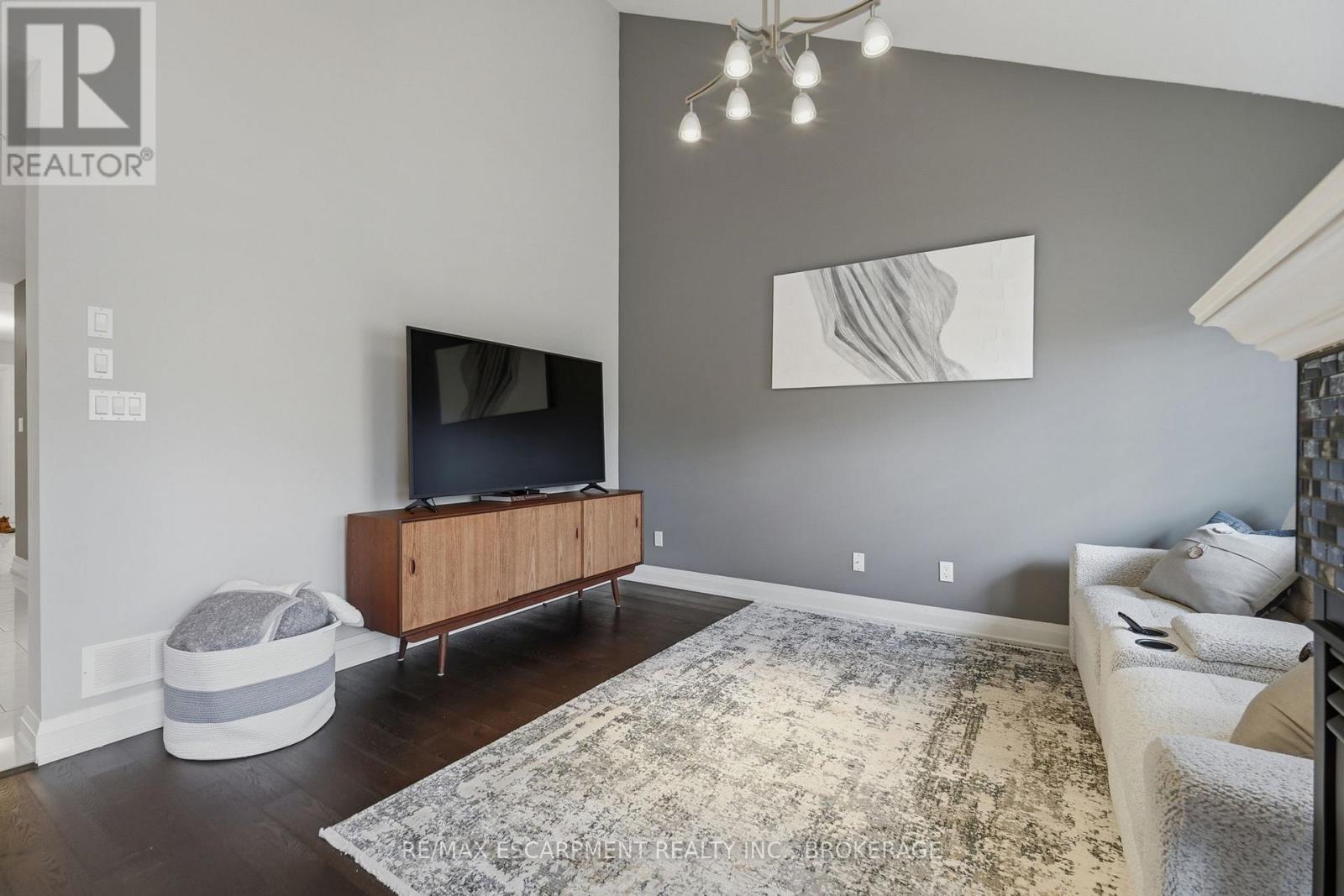 #26 7 GIBSON PLACE - 16