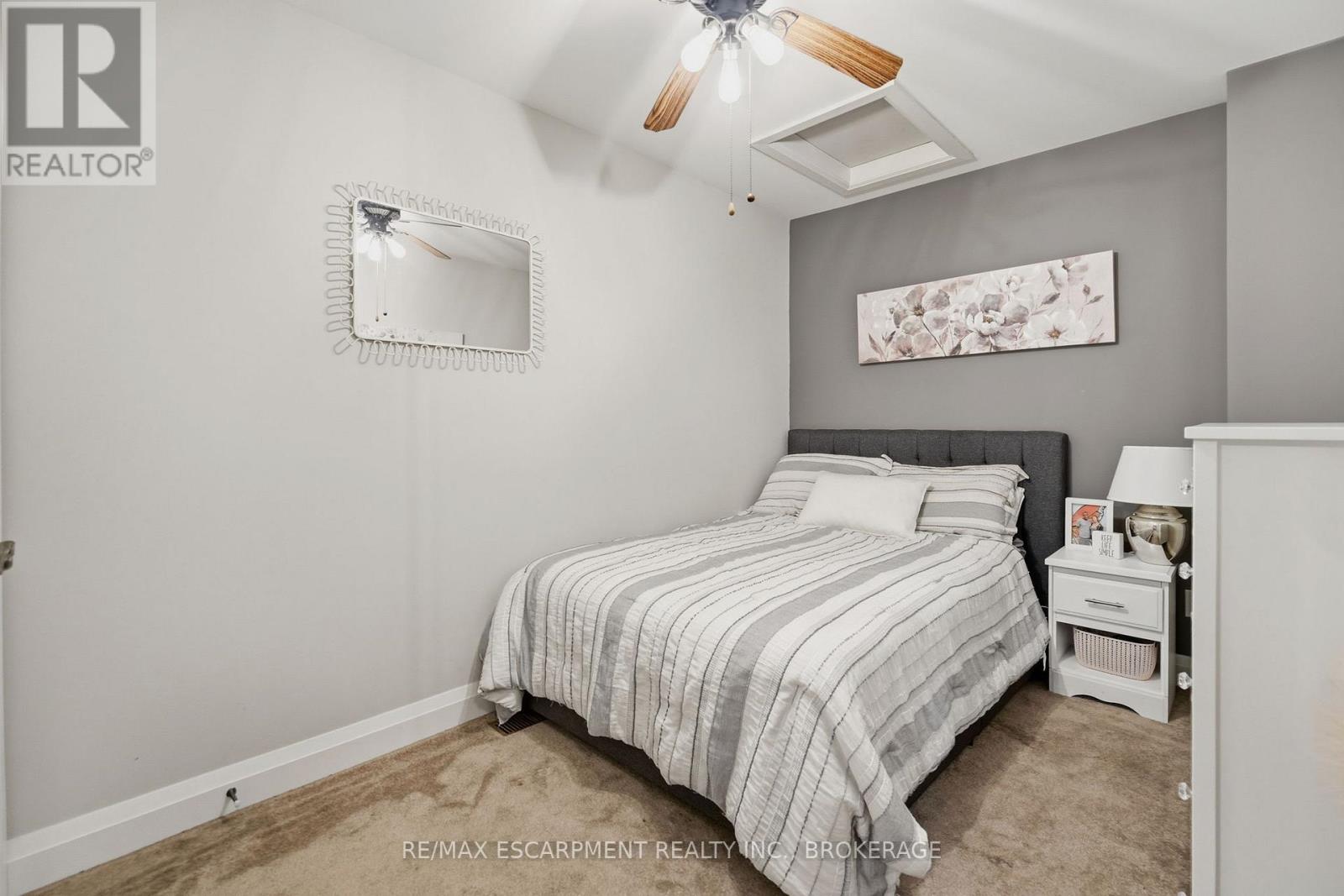 #26 7 GIBSON PLACE - 23
