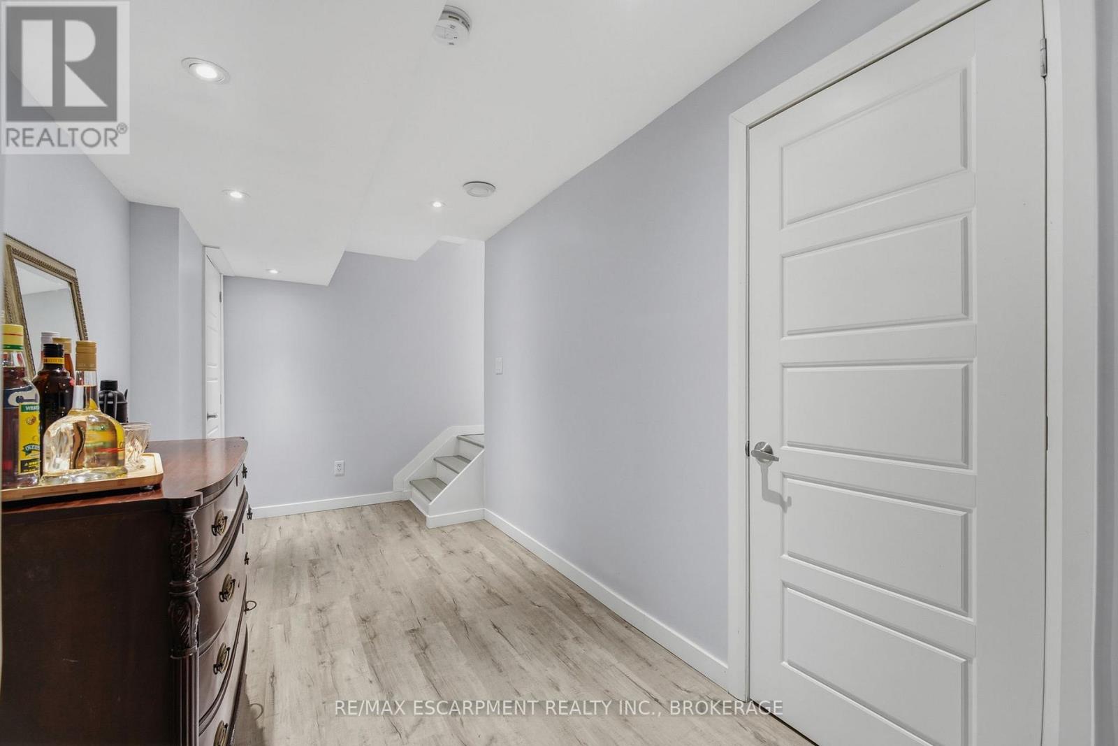 #26 7 GIBSON PLACE - 28