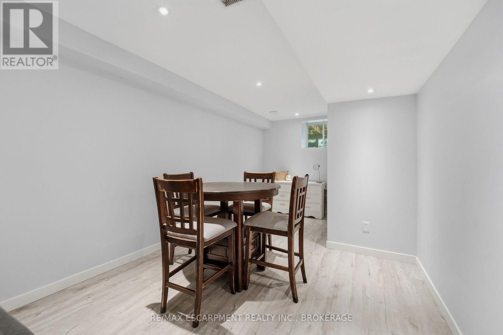 #26 7 GIBSON PLACE - 31