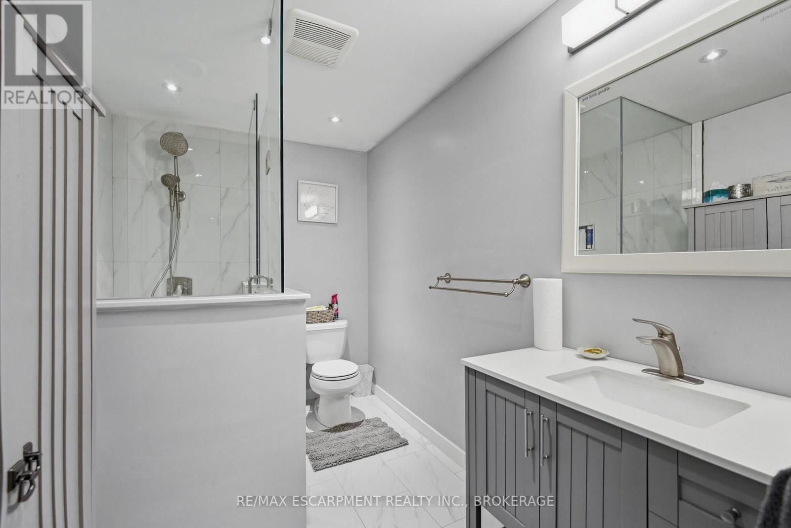 #26 7 GIBSON PLACE - 33