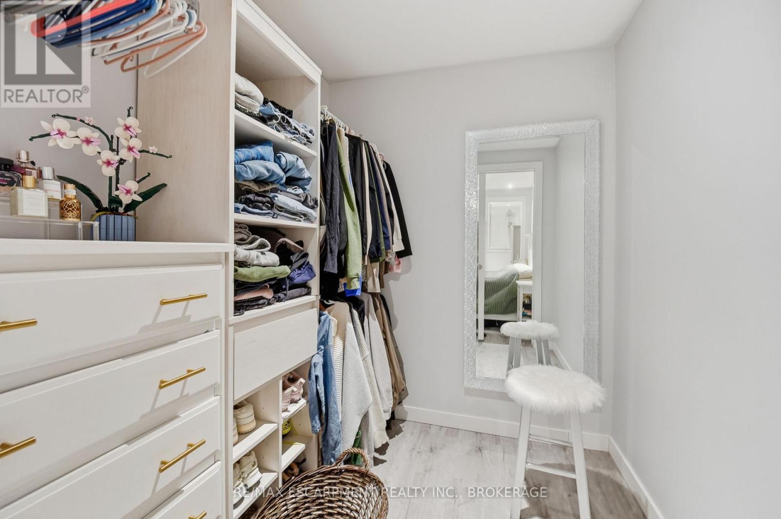 #26 7 GIBSON PLACE - 34