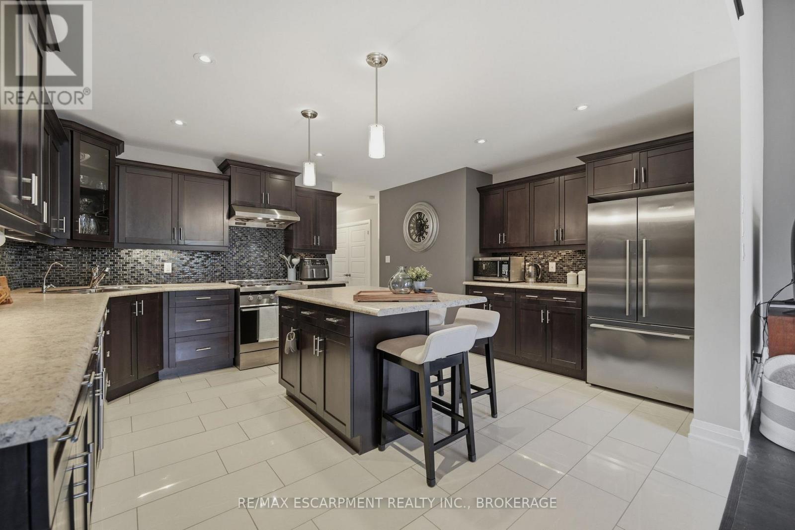 #26 7 GIBSON PLACE - 7