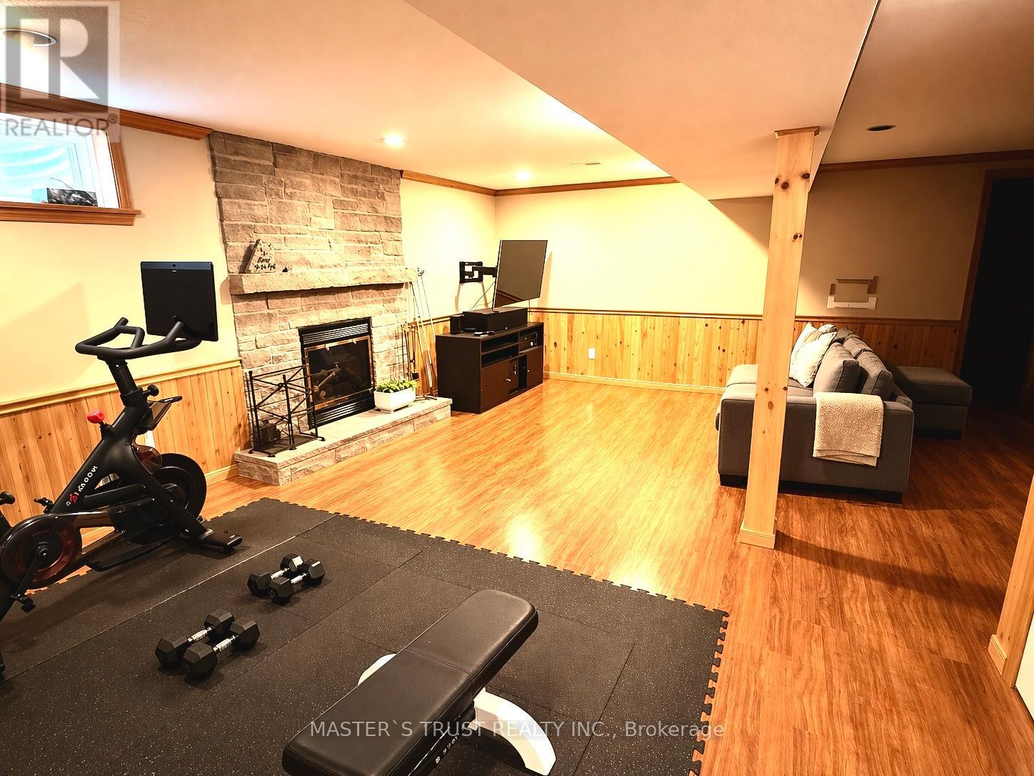 112 KRIEGHOFF AVENUE — photo 15