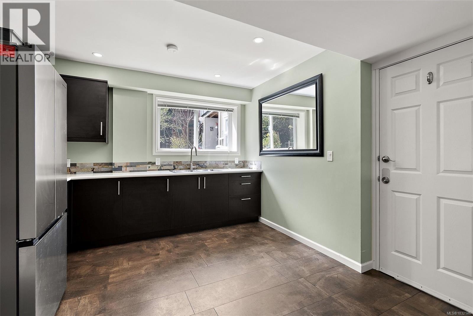  1885 Skylark Place, Saanich