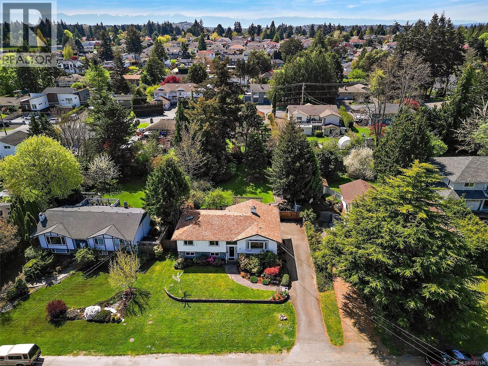  1885 Skylark Place, Saanich