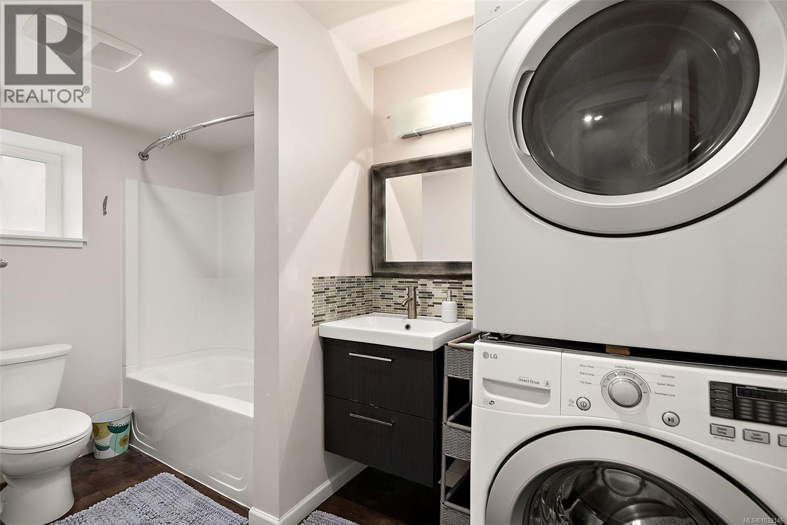  1885 Skylark Place, Saanich