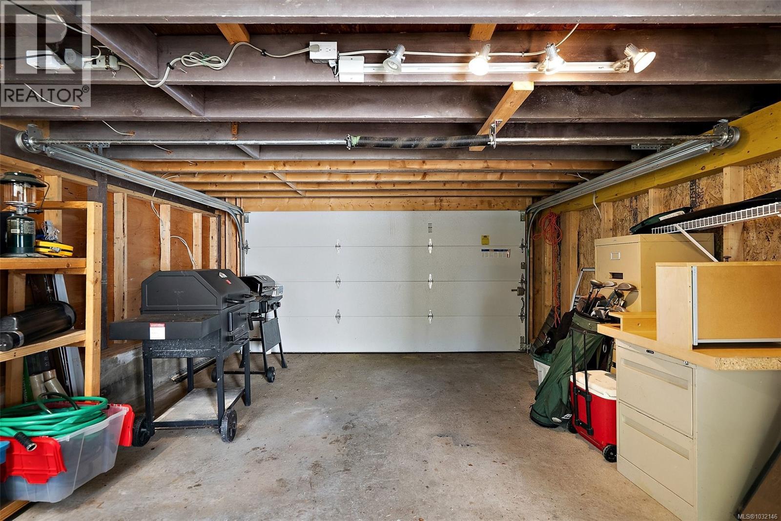  1885 Skylark Place, Saanich