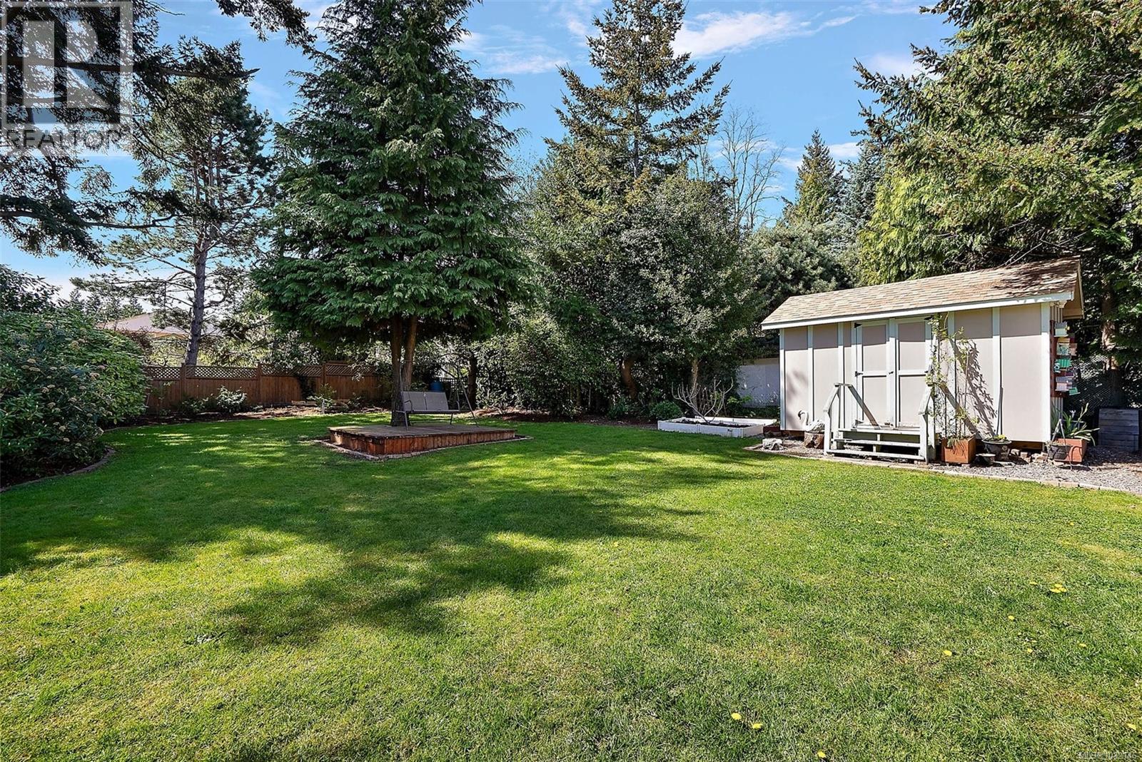  1885 Skylark Place, Saanich