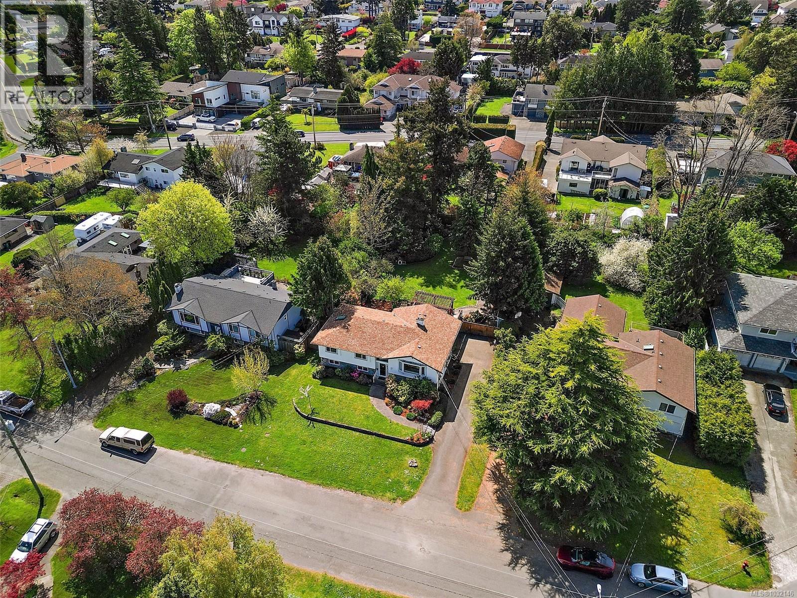  1885 Skylark Place, Saanich