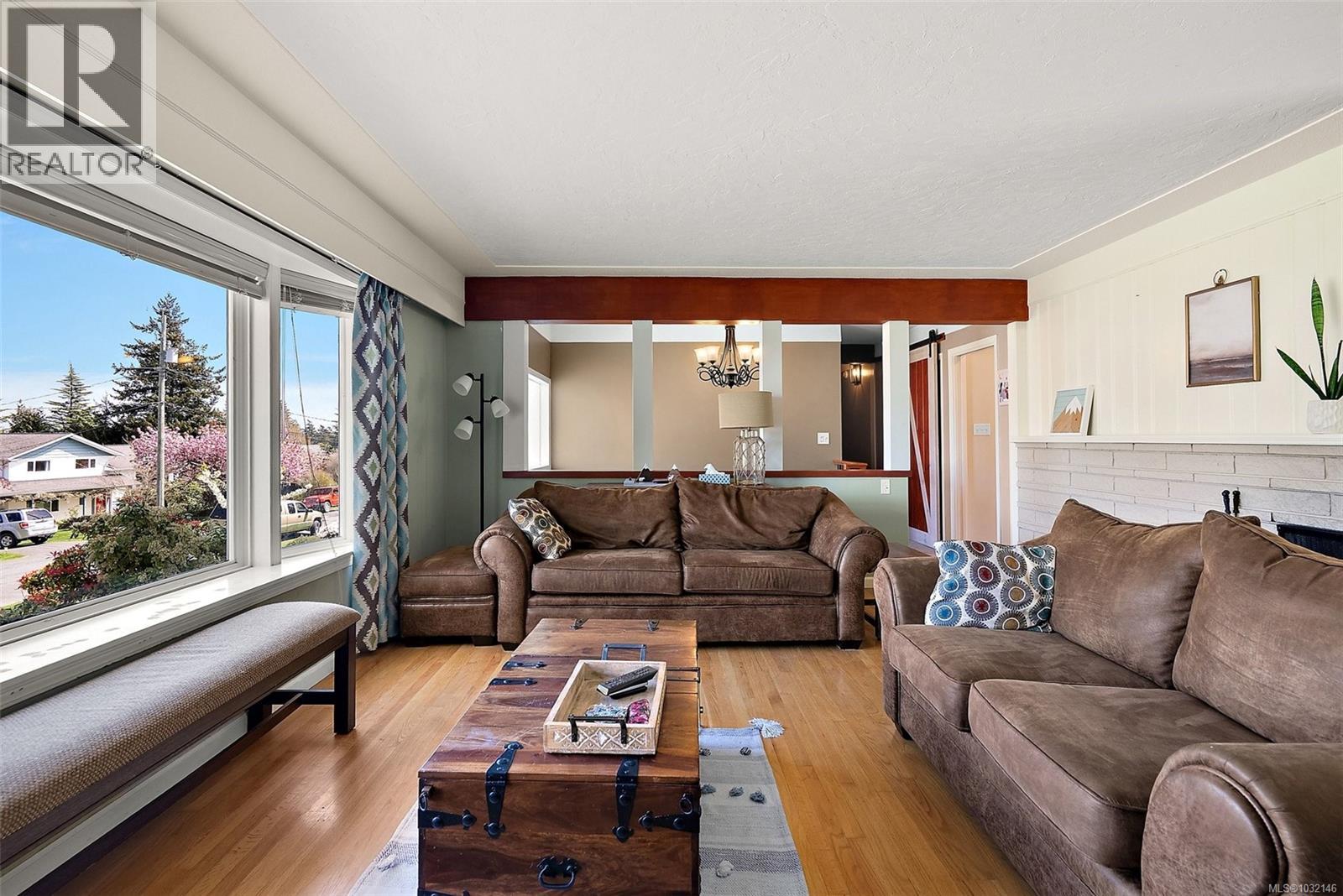  1885 Skylark Place, Saanich