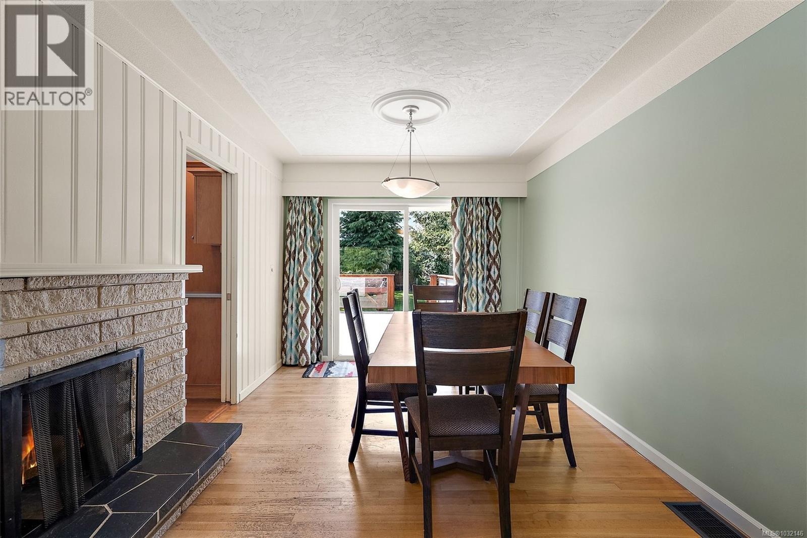  1885 Skylark Place, Saanich