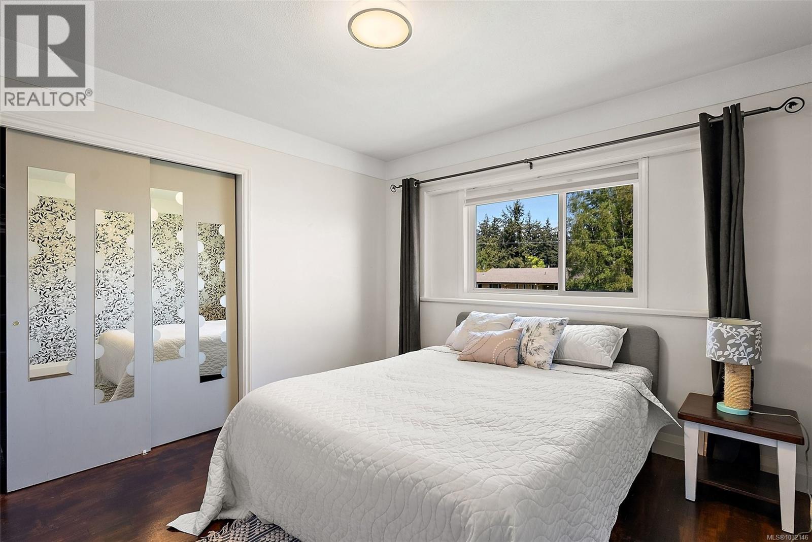  1885 Skylark Place, Saanich