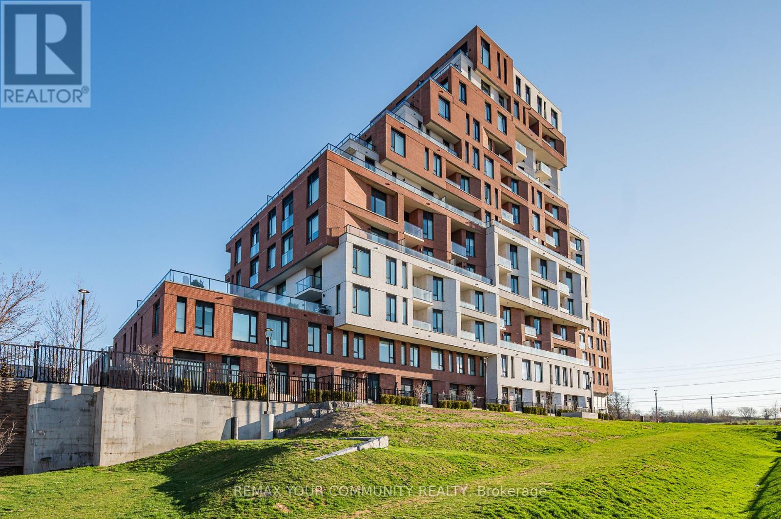 Listing photo of 614 - 3100 KEELE STREET