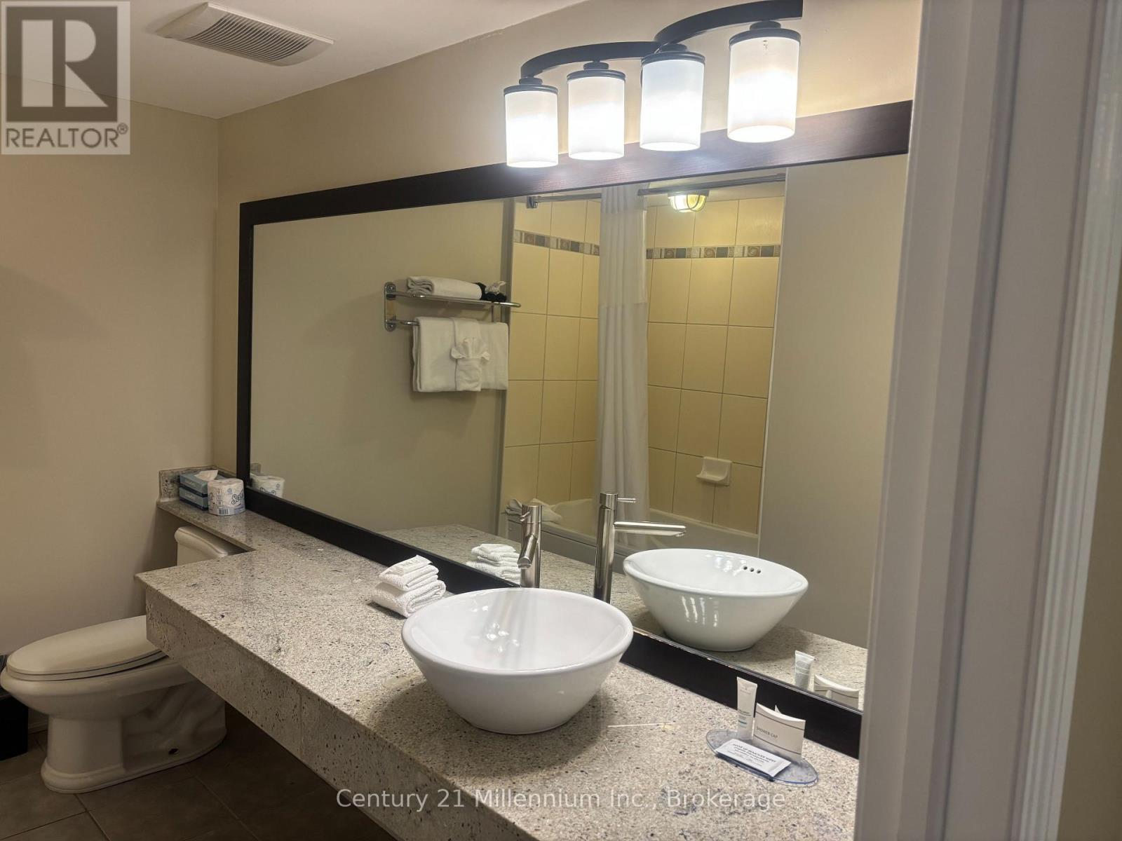 #2307 9 HARBOUR STREET E - 13