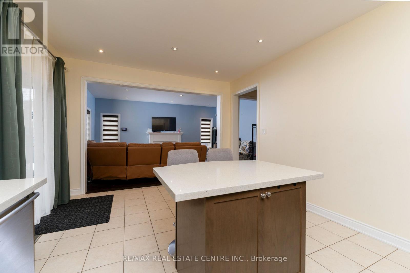 417 TANSLEY STREET — photo 14
