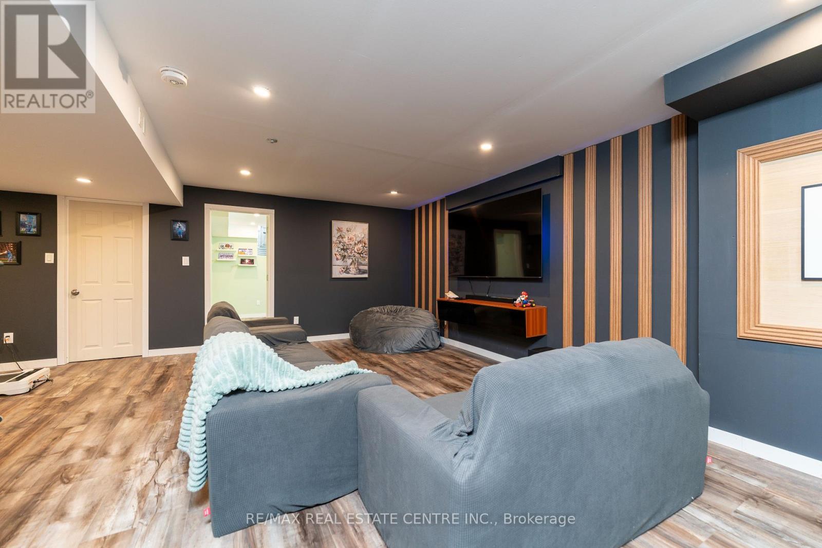417 TANSLEY STREET — photo 33