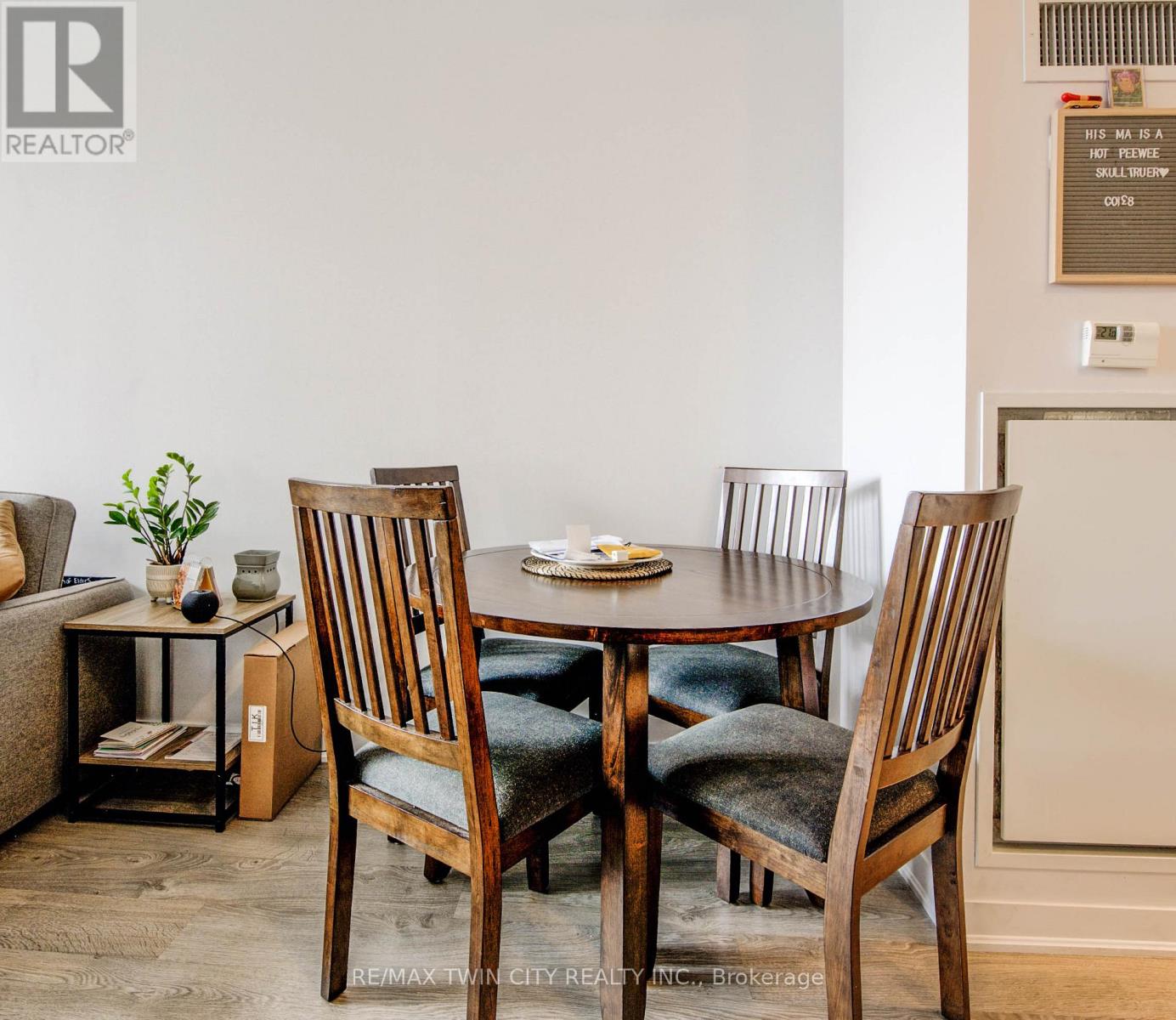 #112 85 DUKE STREET W - 12