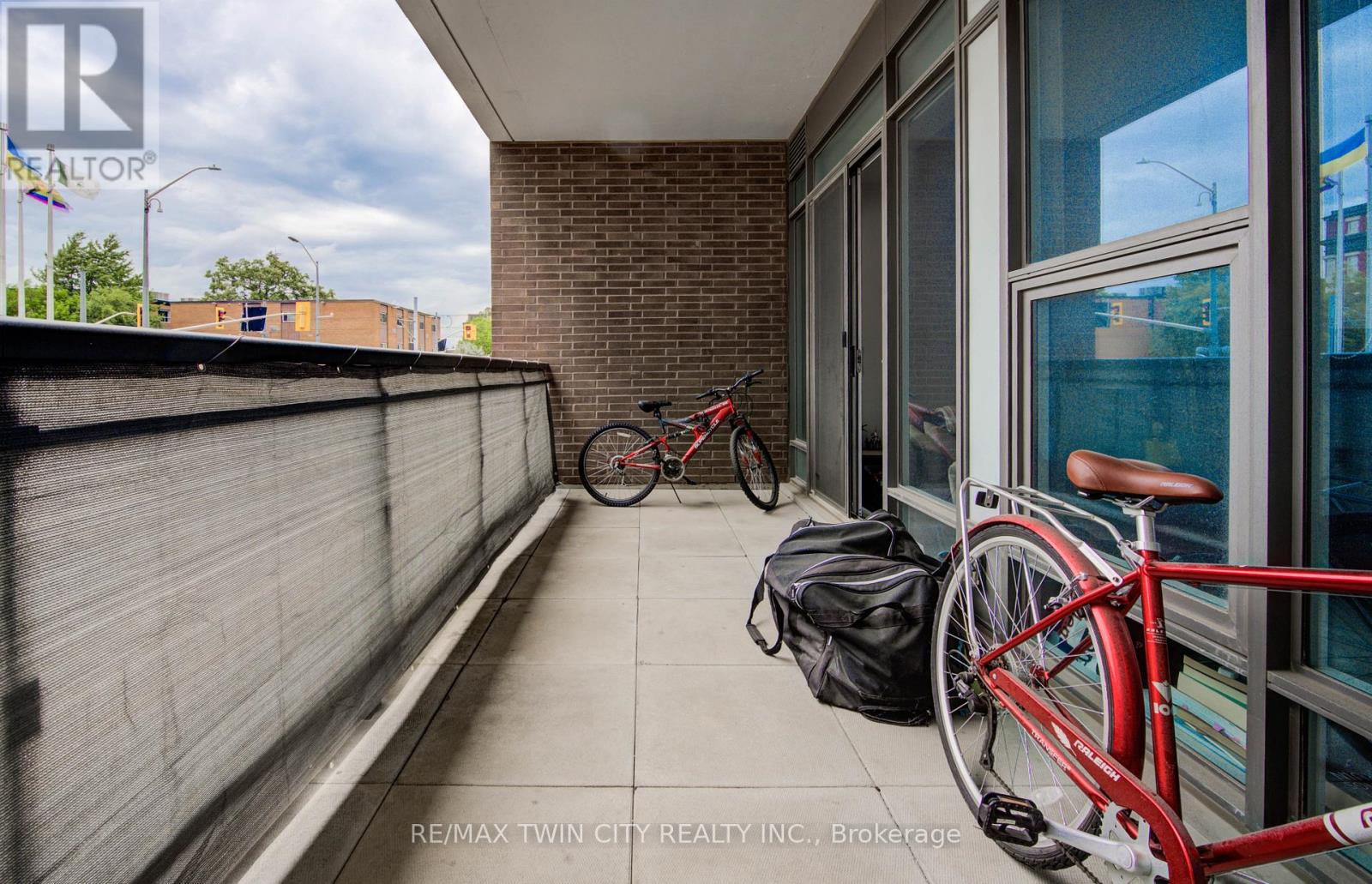 #112 85 DUKE STREET W - 18