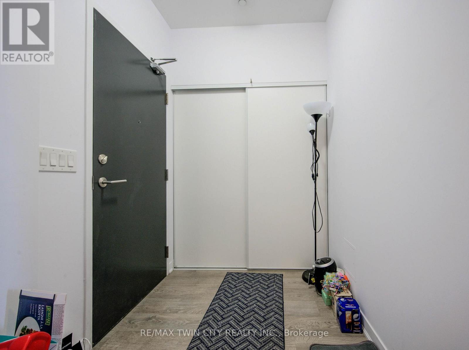 #112 85 DUKE STREET W - 6