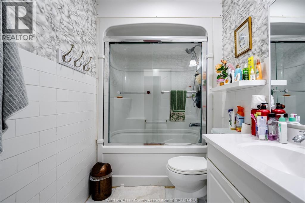 5 Whitwam AVENUE — photo 14