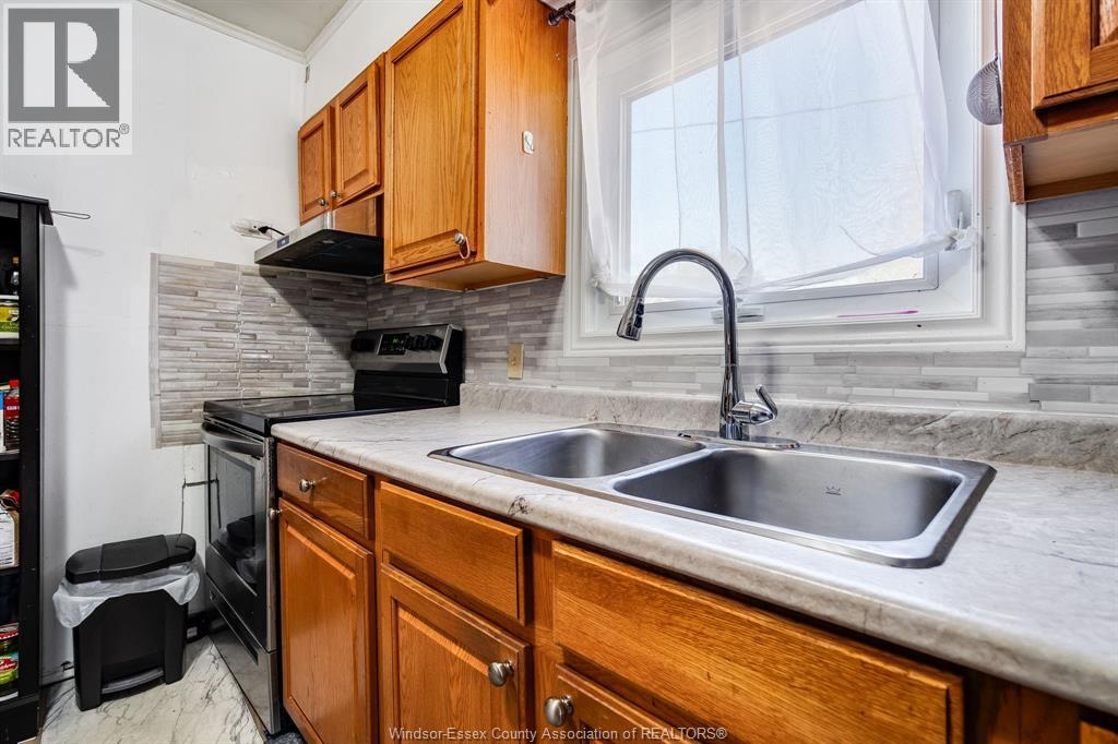 5 Whitwam AVENUE — photo 9