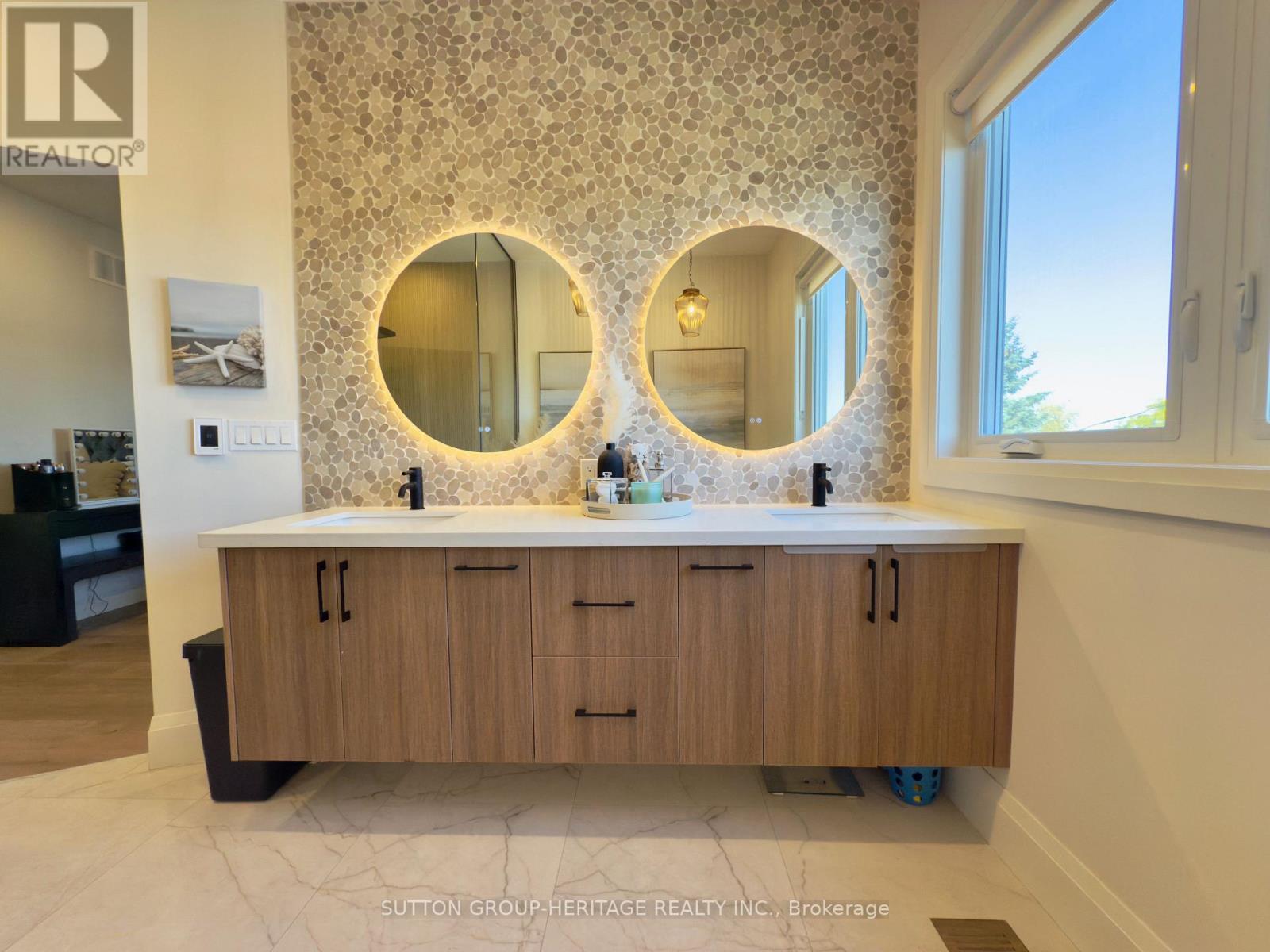 16 COULCLIFF BOULEVARD - 17