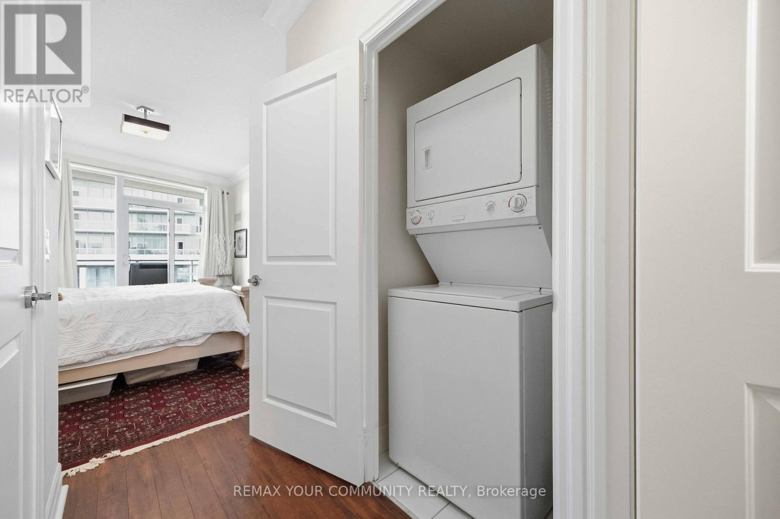 #215 58 MARINE PARADE DRIVE - 22