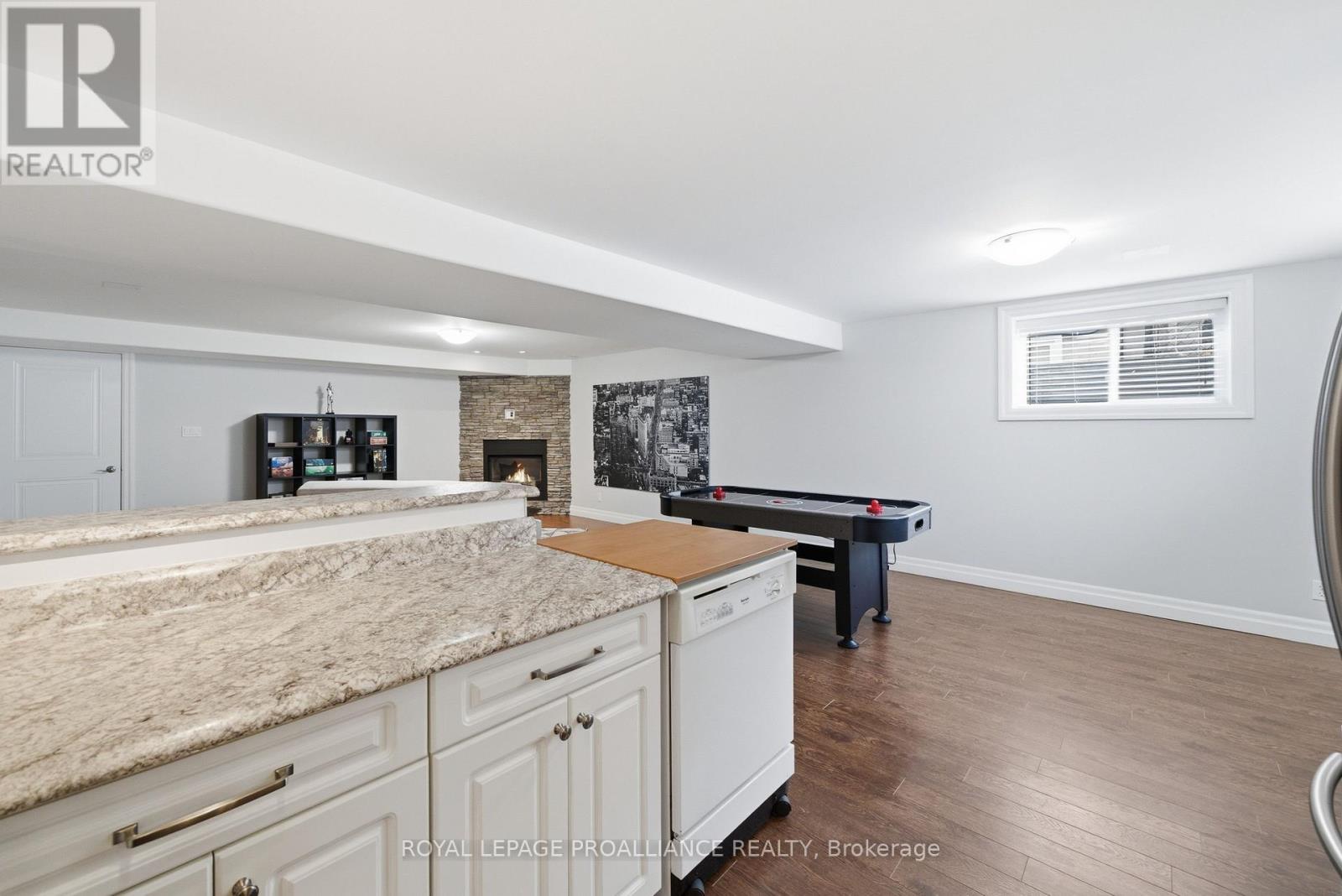 6 ASPEN DRIVE - 31