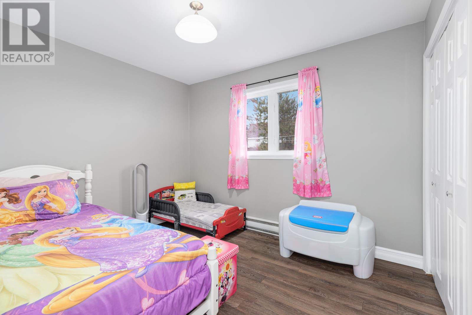 21 Nichol Avenue - 9